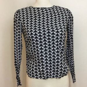 🚨Price drop 🚨 H&M black and white kangaroo printed blouse